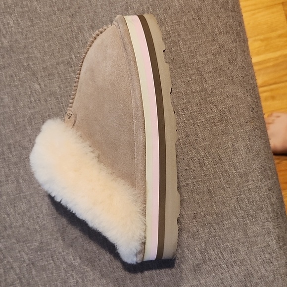 Bear Paw slippers/outdoor - Picture 3 of 3